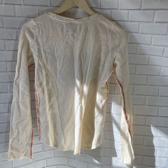 Lucky Brand Peace Love Retro Waffle Knit T… - Picture 3 of 4